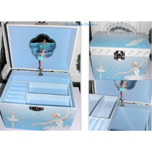 Grossiste Boite musicale a cle coffret Vanity ballerine et poignee de perles